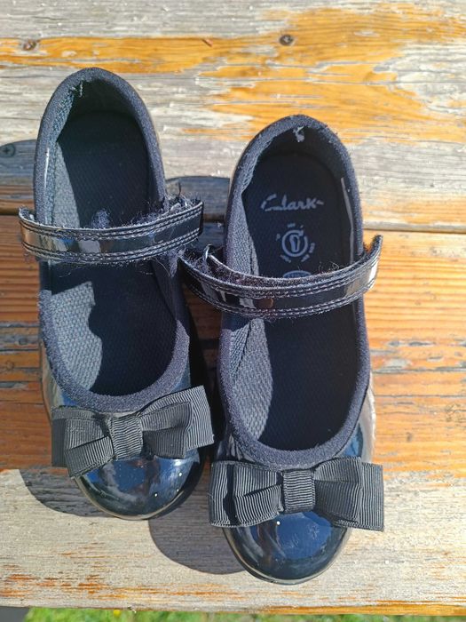 Туфлі чорні лакові 29 р. для дівчинки Clarks
