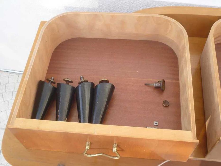 Cómoda em madeira clara vinda da Alemanha VINTAGE dos anos 1960