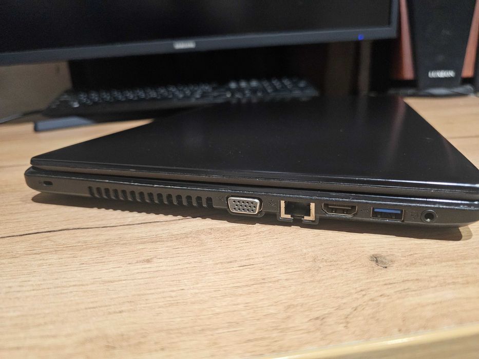 Acer e5-511 /15.6 HD LED/4 ядра Intel N3530/8GB RAM/SSD/АКБ 6 год