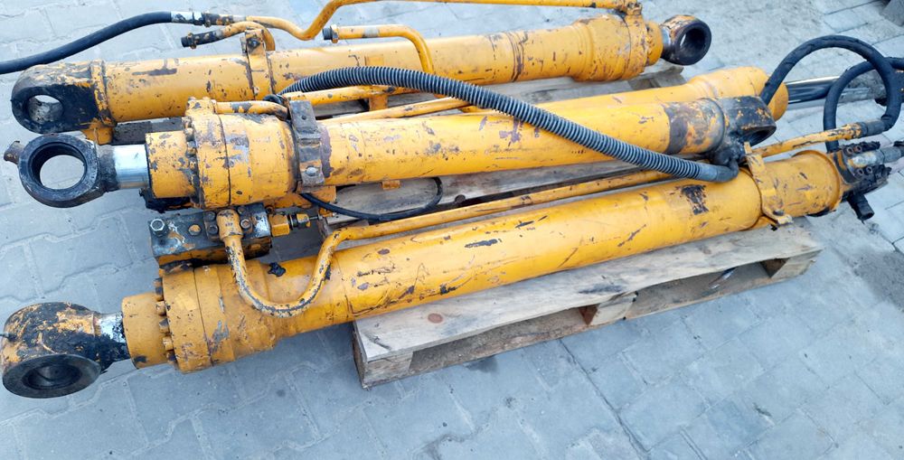 koparka JCB JS 160 siłownik naporu ramienia górny