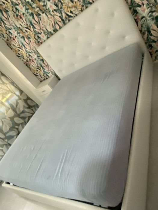 Mobilia de quarto branca
