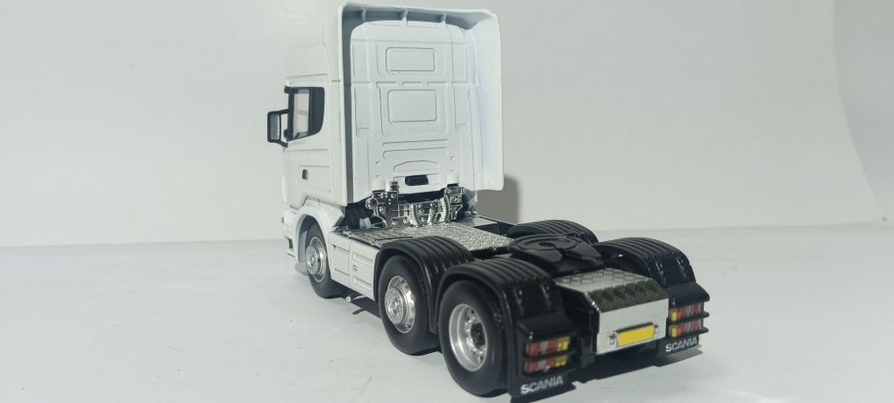Scania escala 1/50