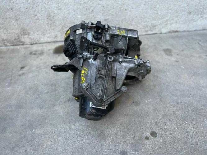 Caixa de velocidades Renault Clio 1.5dci     ref: JB3980