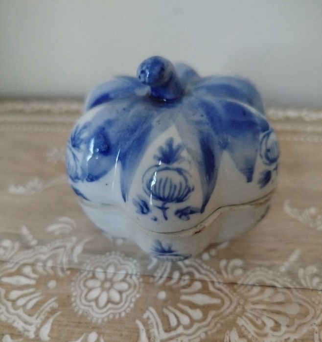 Linda Caixinha Guarda Jóias em Porcelana