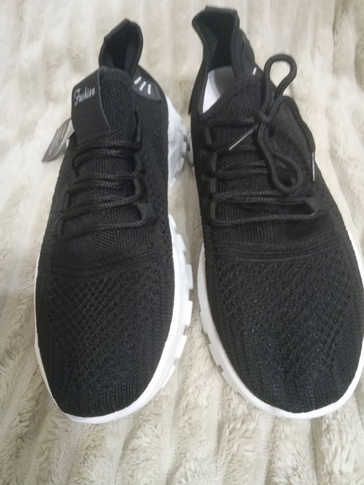 Кроссовки летние дышащие 40-41