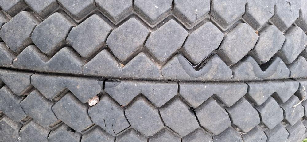 Продам шины 320-508Р