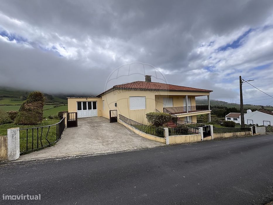 Moradia T5 para venda