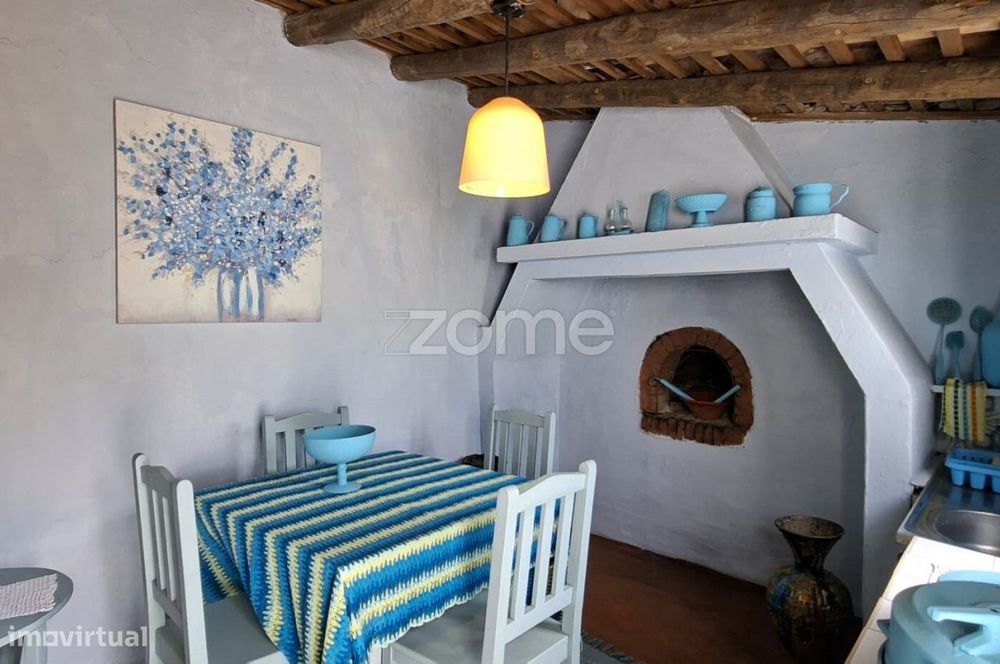 4-Bed House with Garden and Views of Streams – Ready to Move In