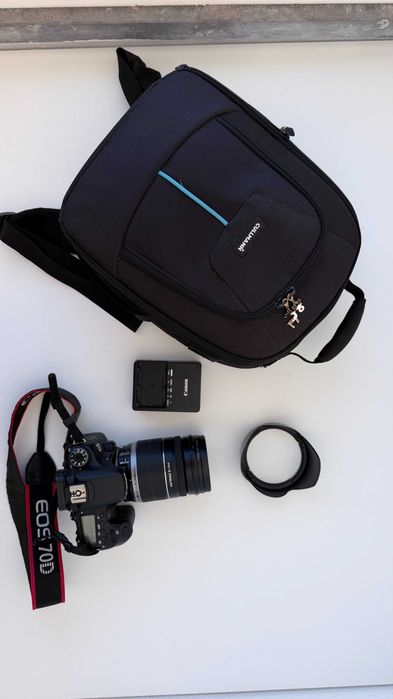 Canon EOS 70D + EF-S 18-200mm IS — Kit completo