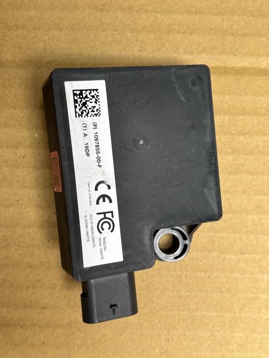 Продам модуль керування BLE Tesla Model 3