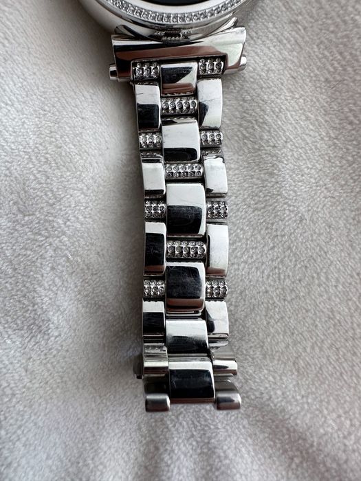 Relógio Smartwatch Michael Kors Access prateado com cristais