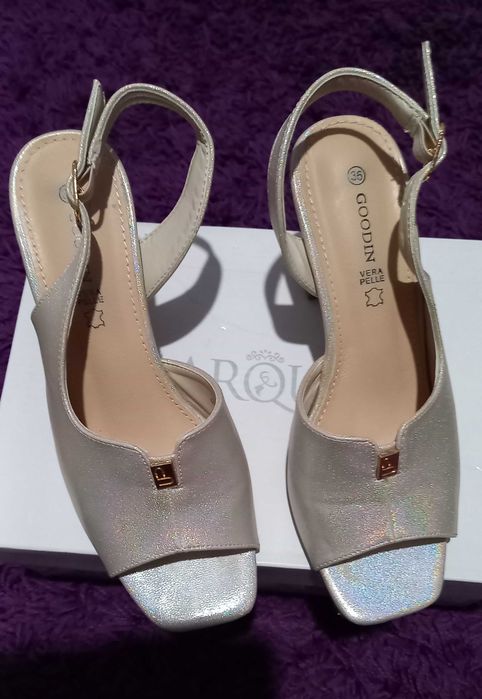 Buty na obcasie beżowo złote roz 37