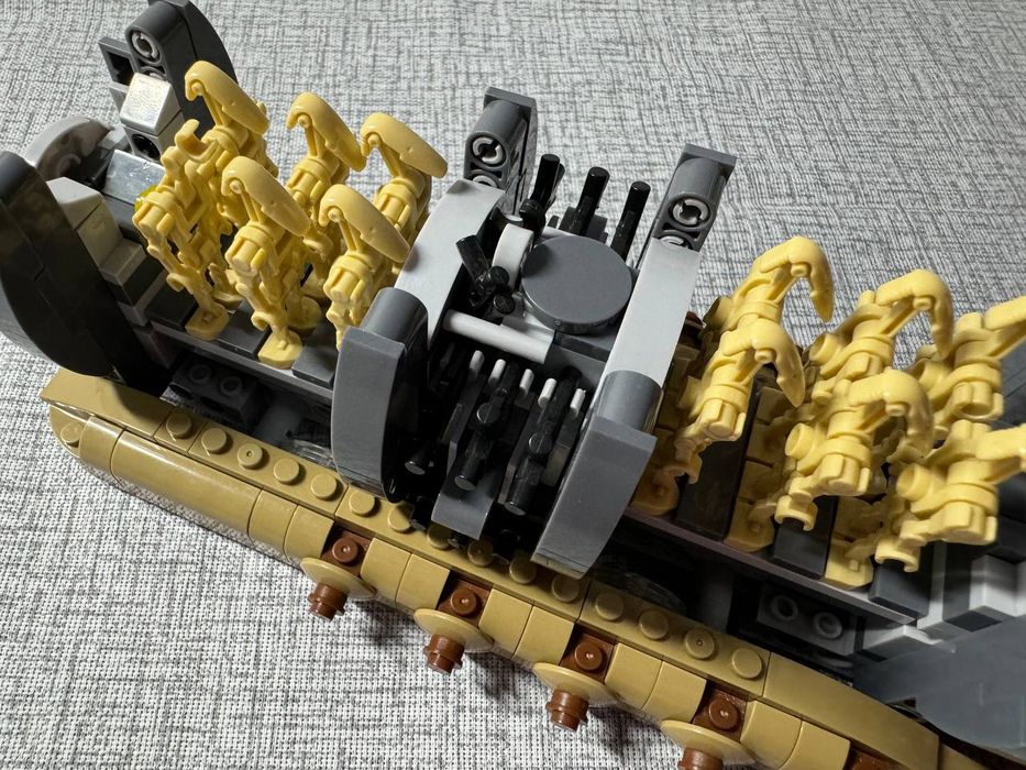 Набір Лего "Транспортер дроїдів"