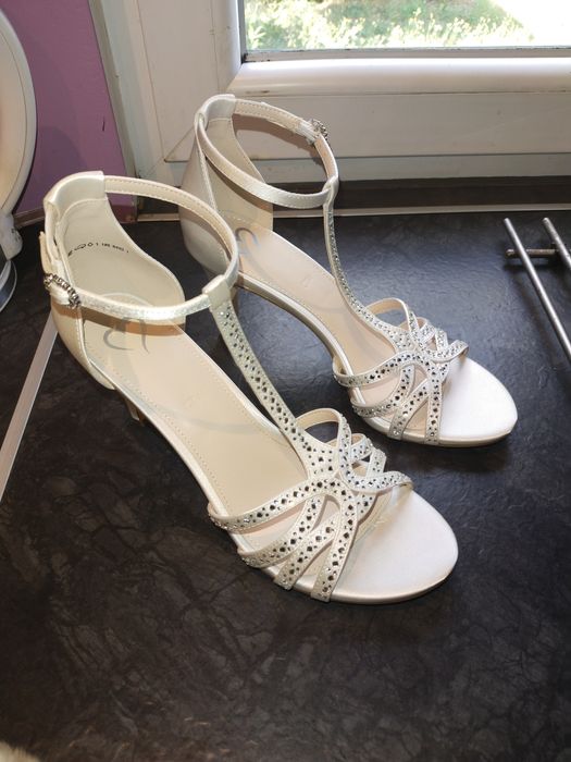 Buty ślubne sandałki