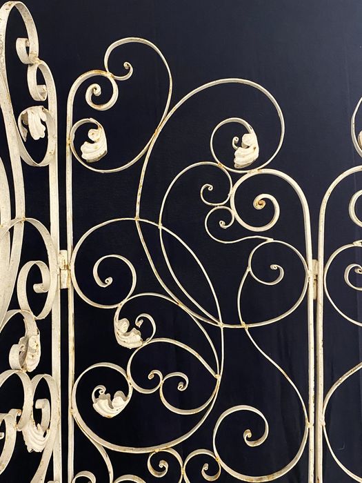 Biombo antigo em ferro