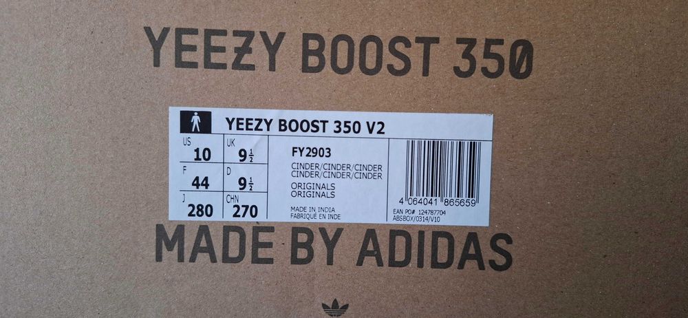 Yeezy Boost 350 V2 Cinder - Tamanho 44