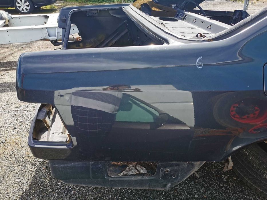 Ćwiartka tył prawa Mercedes W124 Coupe błotnik prawy
