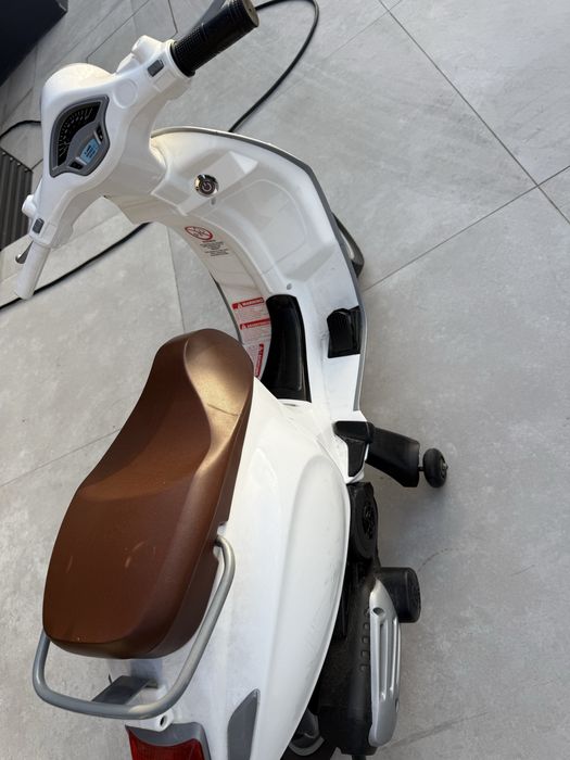 Vespa carregavel