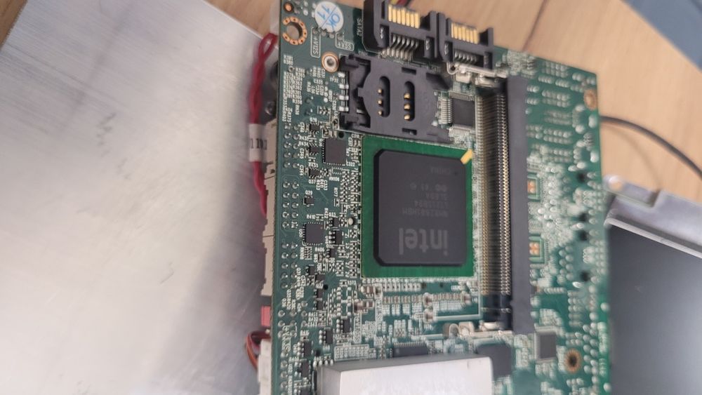 Mini komputer przemysłowy z lcd
