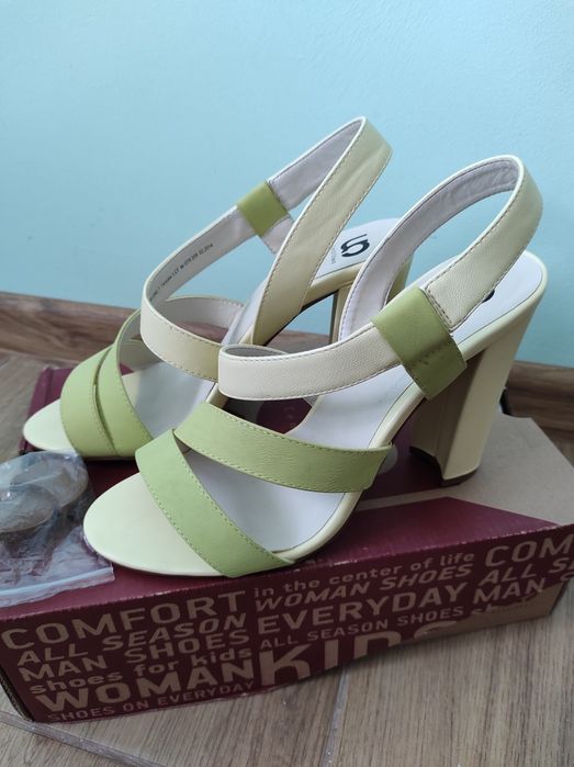 Босоніжки 39р. Екошкіра нові