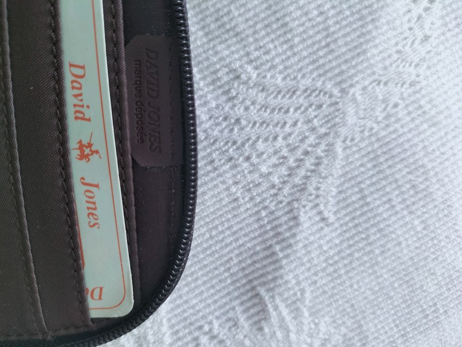 Pequena mala senhora nova