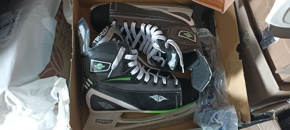 Ковзани 44 285 mm Signa нові