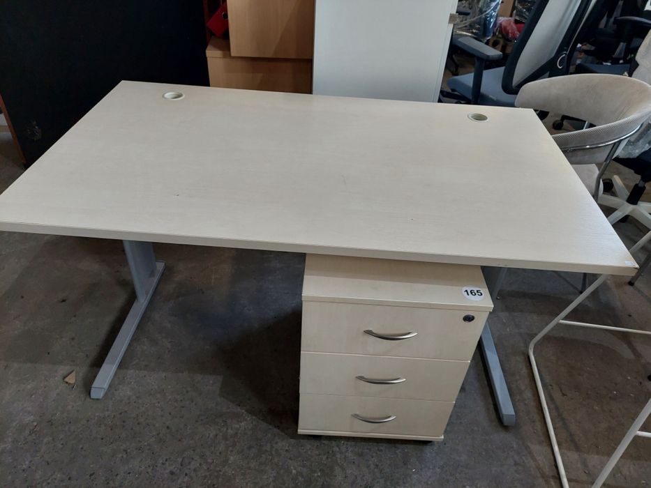 Nowoczesne biurko biurowe 140x80 -  poleasingowe używane meble biurowe
