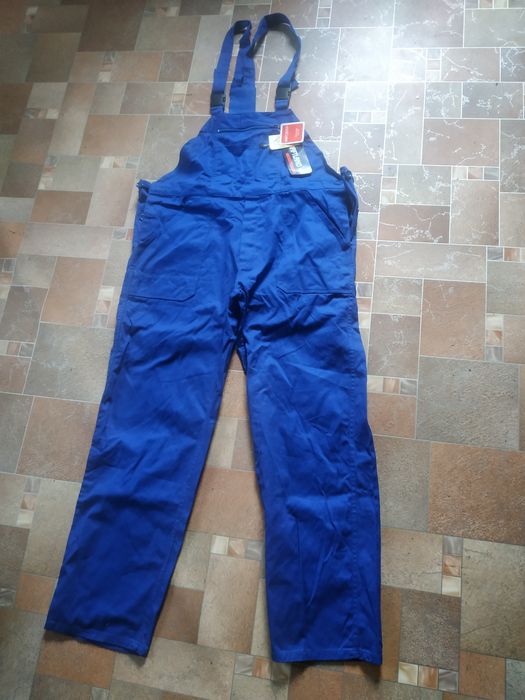 Продам комбинезон рабочий 58 р.