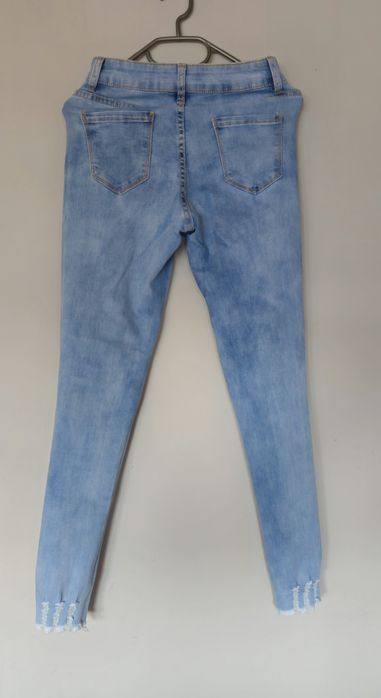 Spodnie jeans przetarcia koronka