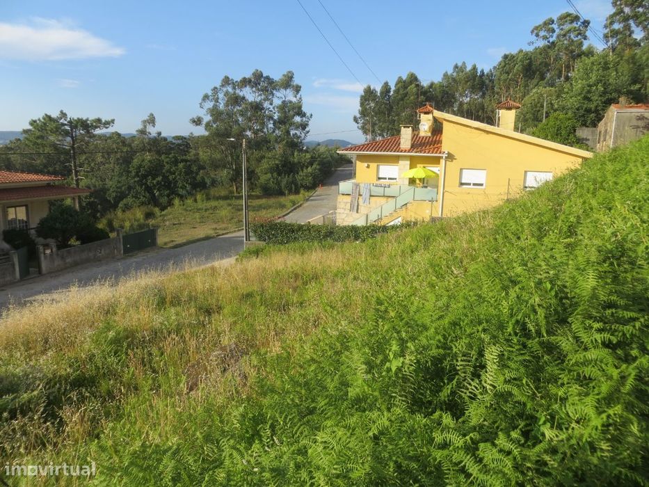 Terreno para construção em Burgães