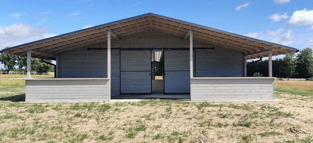 KOŃSTRUKCJE Stajnie dla koni