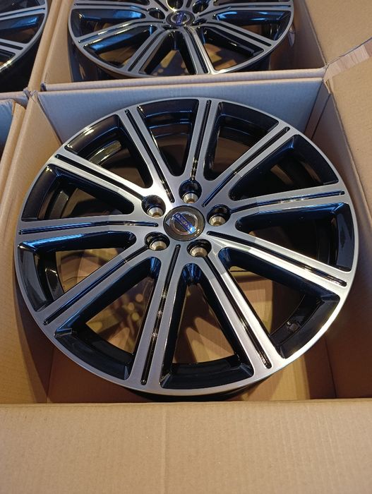 NOWE, ORYGINALNE FELGI VOLVO R18

Mam na sprzedaż fabrycznie nowy