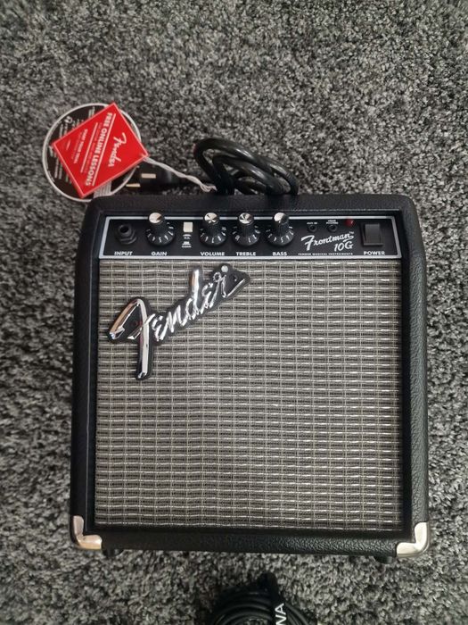 Fender stratocaster squier (para esquerdinos) + fender frontman 10g