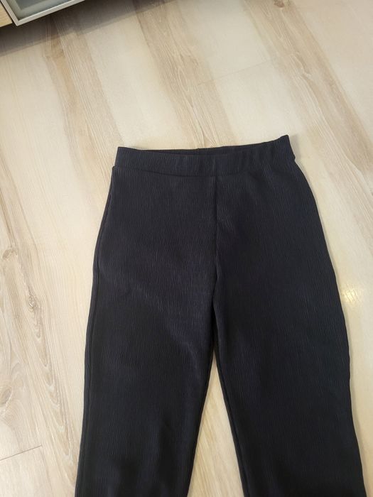 Spodnie czarne prążek dzwony