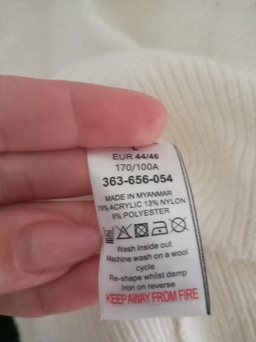 Miękki, elegancki ażurowy śmietankowy sweterek Next w rozmiarze L