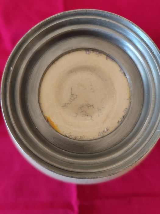 Conjuntos de estanho pintados à mão.