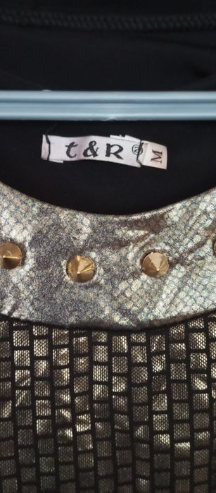 Сукня червона і чорна