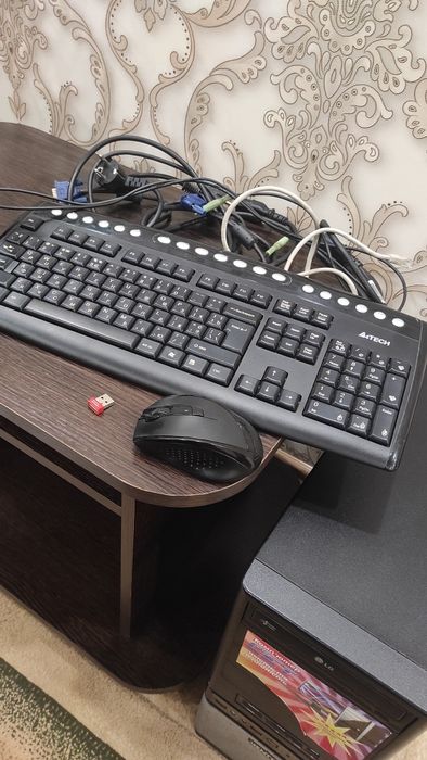 Системний блок та монітор