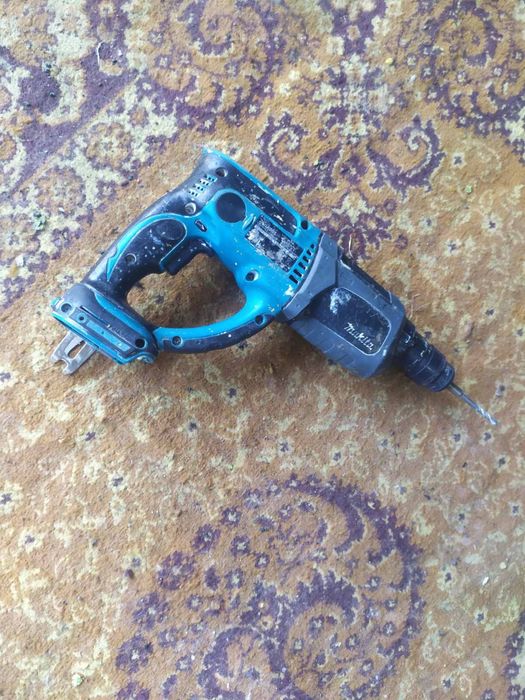 Продам makita dhr 202