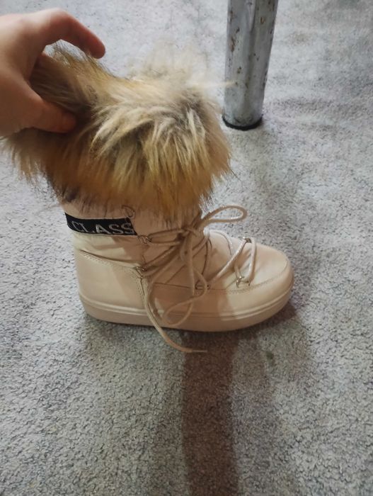 Продам зимові чобітки
