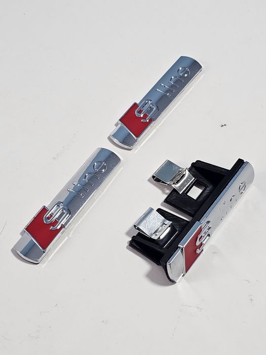 Kit 3 Emblemas S-Line para Audi