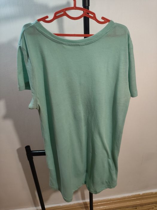 футболка голубая с пойетками/блестками