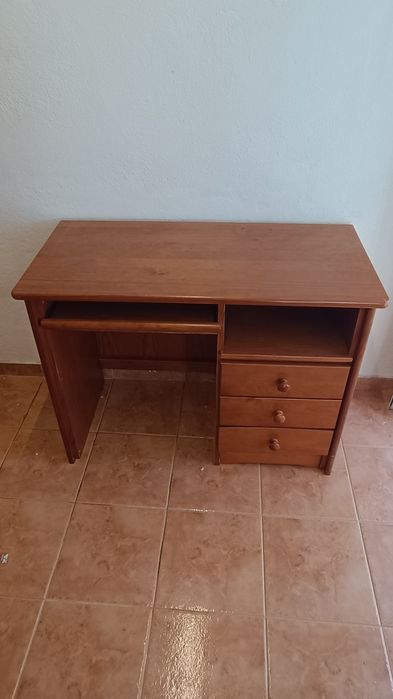 Secretária de Madeira Maciça