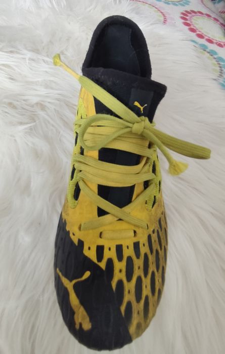 Puma lewy but Korki do gry w nogę, jeden żółto czarny, r. 35