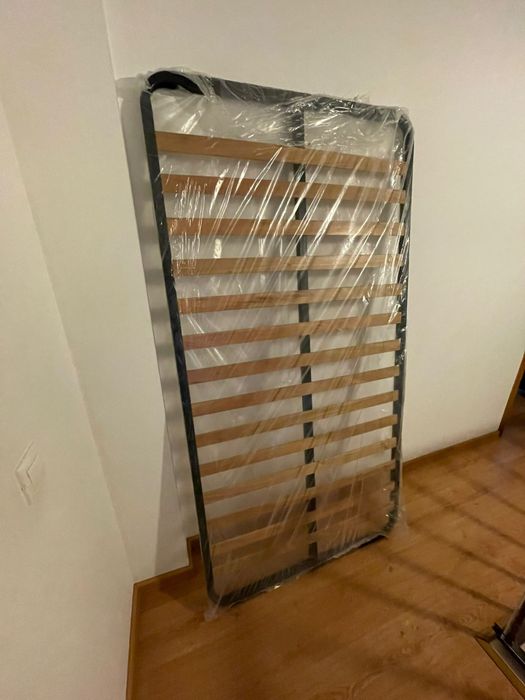 Estrado de cama nunca usado