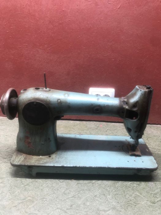 Швейна машинка на запчастини