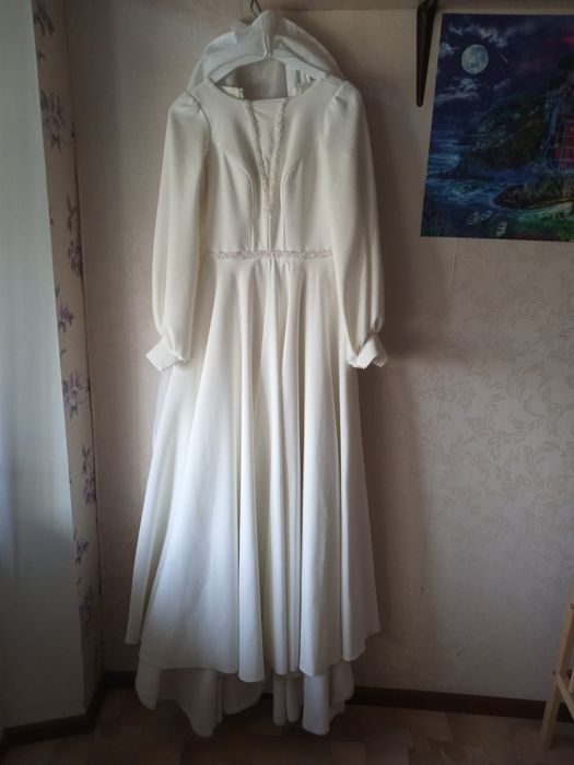 Весільна гарна сукня