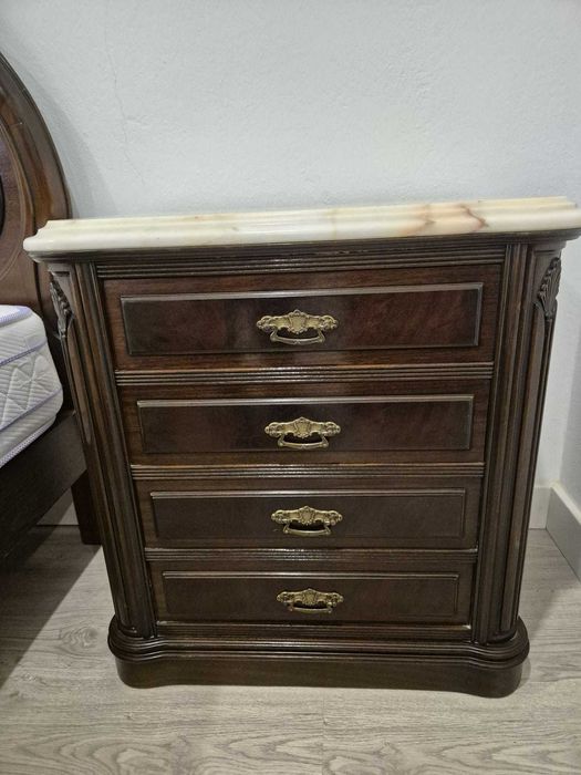 Quarto de Casal Completo em Madeira Maciça Raiz de nogueira  | Roupeiro, Cama, Cómoda, Mesinhas e Espelho
