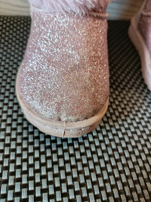 Угги для дівчинки