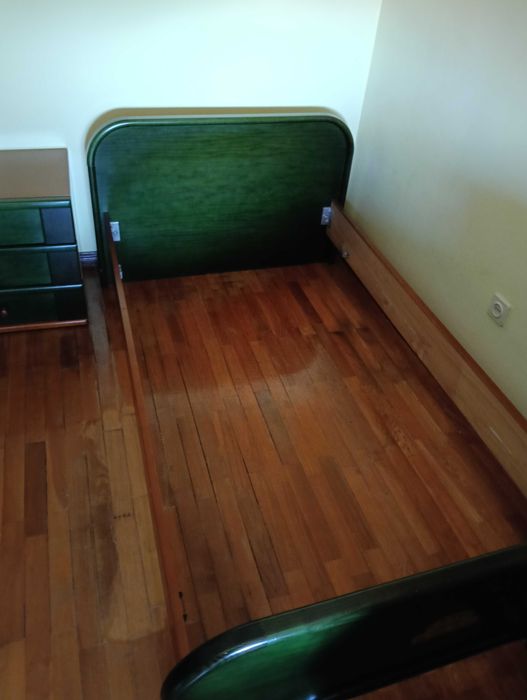 Cama de solteiro em madeira maciça c/estrado e colchão